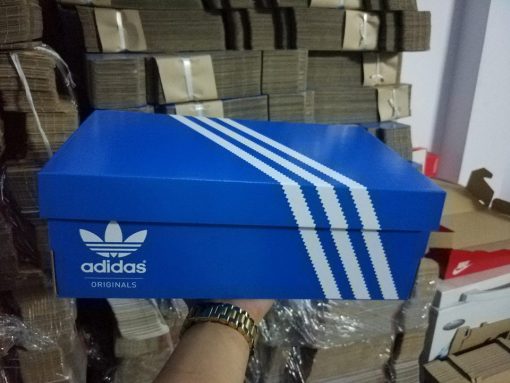Hộp Adidas